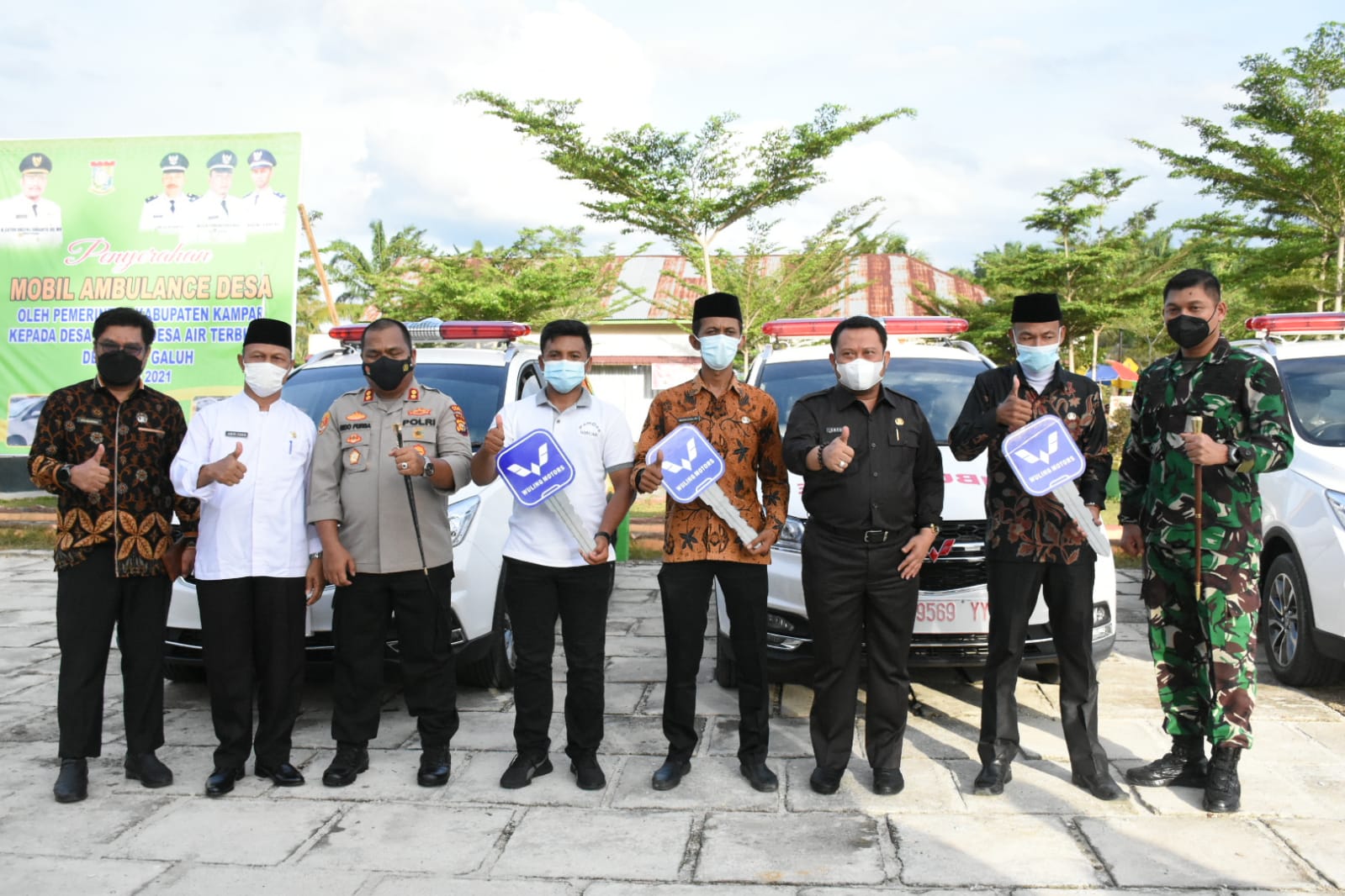 Komit Tingkatkan Pelayanan Kesehatan Kembali Bupati Kampar Serahkan 3